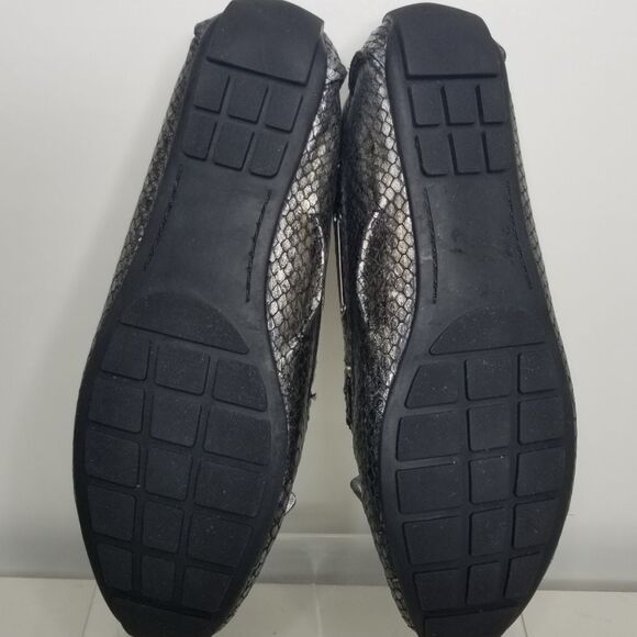 Clark's Artisan Women's Metallic Silver Snakeskin Slip On's Flats Loafer 7W - Picture 9 of 15